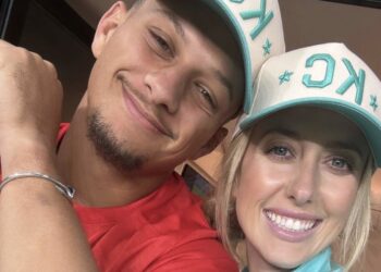 Brittany & Patrick Mahomes Share First Look At Daughter Golden’s Face On Her Five-Month Milestone